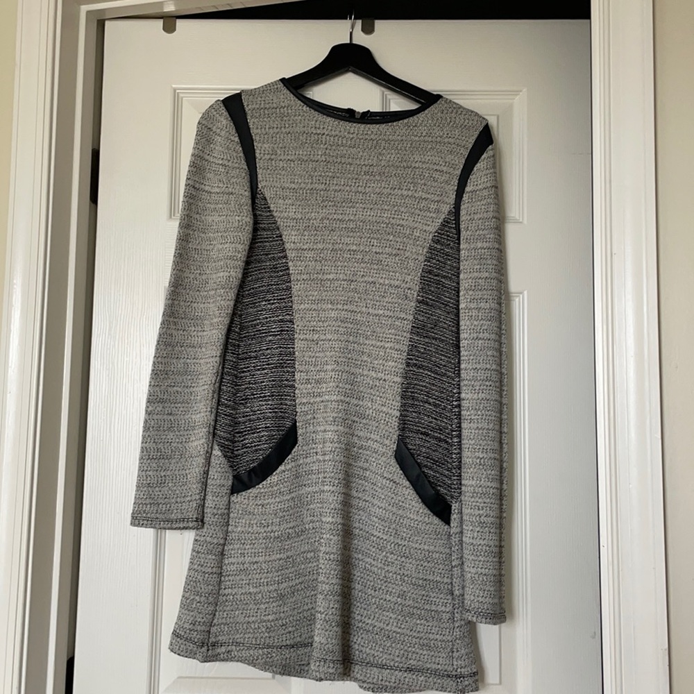 Abercrombie & Fitch Grey-black Long sleeve mini dress, size S.